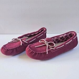 UGG Ryder Rose Girls' Pink Suede Moccasin Slippers Size 4 Loafers